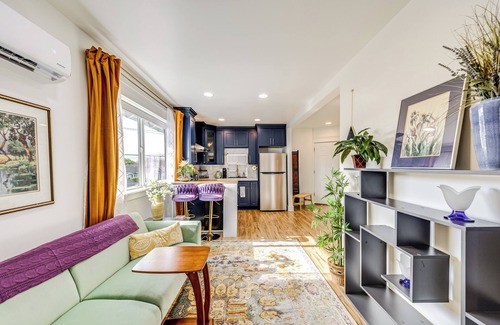 Anacortes Apartment | Walk to Beach: Historic Downtown Anacortes Studio