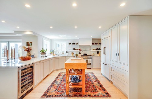 Rowayton House | Walk to Beach: Luxe Home w/Fire Pit in Rowayton!
