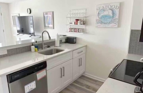 Cape Charles House | Walk to Beach & Park, Firepit & BBQ | Deja Blu I