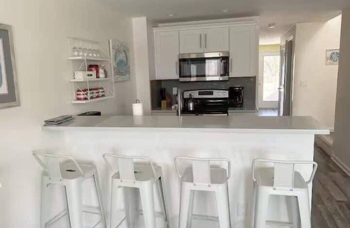 Cape Charles House | Walk to Beach & Park, Firepit & BBQ | Deja Blu I