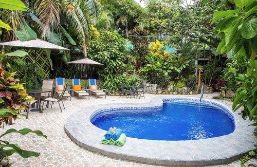 El Cerro Villa | Walk to beach-Safe-Garden Studio-Great Manuel Antonio Location