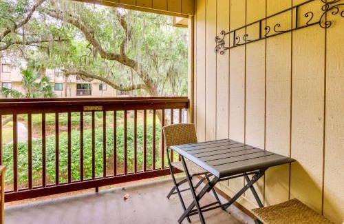 North Forest Beach Apartment | Walk to Beach Hilton Head Getaway with Balcony!