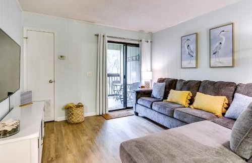 North Forest Beach Apartment | Walk to Beach Hilton Head Getaway with Balcony!