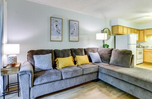 North Forest Beach Apartment | Walk to Beach Hilton Head Getaway with Balcony!