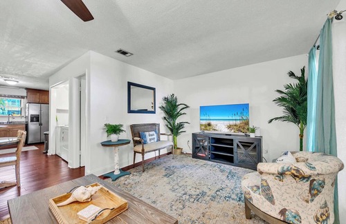 Open Sands House | ☀️Walk to Beach-Great Location-2BR-Sandpiper Philosophy☀️