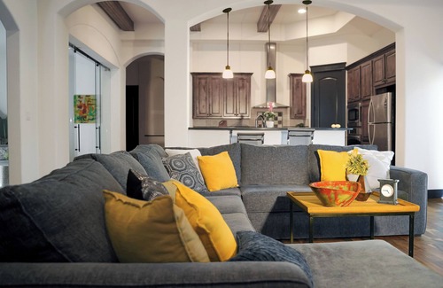 Lake Austin Village House | Walk to Boat Launch: Stylish Austin Gem