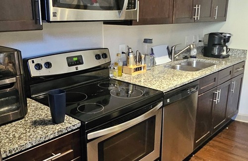 Roswell Apartment | Walk to Canton Street! One Bedroom w Pool, Wifi, TVs and balcony!