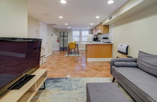 Stanton Park Apartment | Walk to Capitol Building: Cozy DC Apartment
