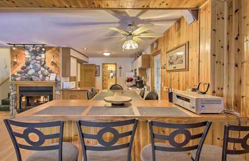 Friendship House | Walk to Castle Rock County Park: Rustic Cabin
