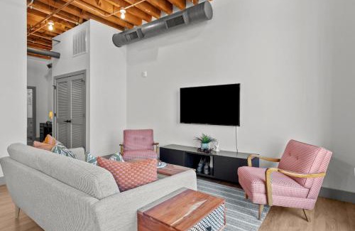 Downtown St. Louis Apartment | Walk to Convention and Casino - Perfect for Work & Play!
