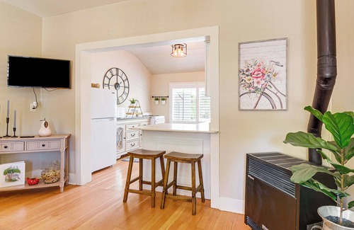 Prescott House | Walk to Courthouse Square: Quiet Home w/Porch