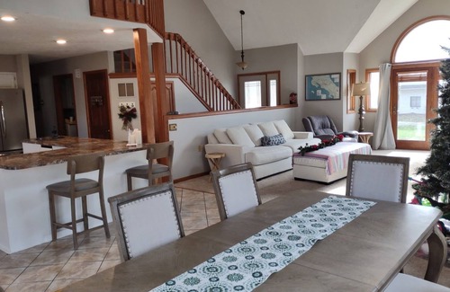 Lakeview House | Walk to Cranberries and Pew Island park/boat launch. Private backyard-firepit.