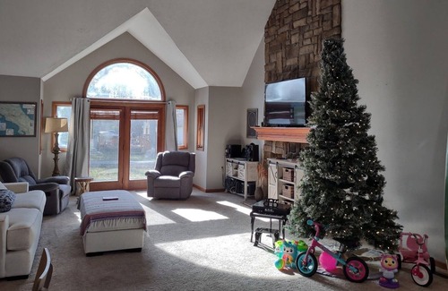 Lakeview House | Walk to Cranberries and Pew Island park/boat launch. Private backyard-firepit.