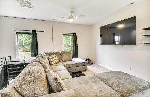 Hampton House | Walk to Dining Sleek Hampton Home with Deck!