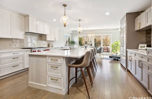 Arlington Heights House | Walk to downtown Arlington Heights