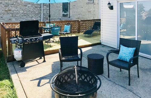 La Salle House | Walk to Downtown - 10 Mins to Starved Rock!