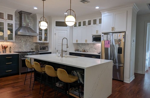 Old Enfield Condo | Walk to downtown Austin from an artistic two-story condo