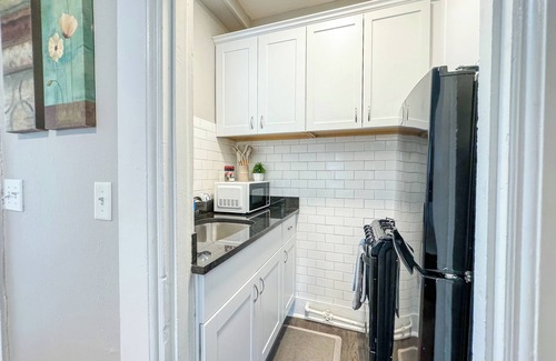 Downtown Apartment | Walk to Downtown - Mins to MHT and SNHU Arena