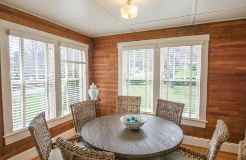 West Jefferson House | Walk to Downtown West Jefferson! Farmers Market, Breweries & MORE