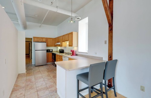 Old Market Condo | Walk to Eats, Galleries & Shops: Dtwn Omaha Condo