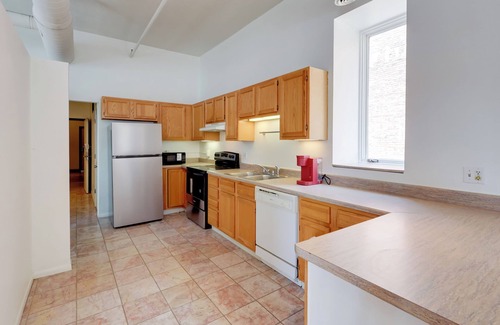 Old Market Condo | Walk to Eats, Galleries & Shops: Dtwn Omaha Condo