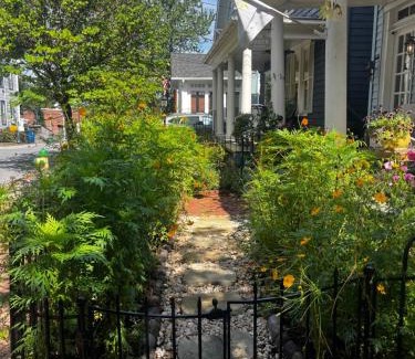 Annapolis House | Walk to Everything Historic Arts District