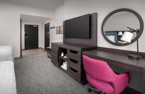 Pineapple Grove Arts District Hotel | Walk to Everything – 3 Cozy Delray Units Near Beach, Cafés, and Galleries