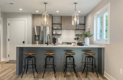 Williams Bay House | Walk to everything - Renovated in 2022