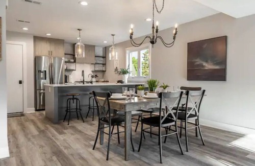 Williams Bay House | Walk to everything - Renovated in 2022