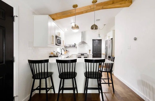 Holly House | Walk to Exceptional Dinners, Popular Nightlife and Townlake Hike and Bike Trails