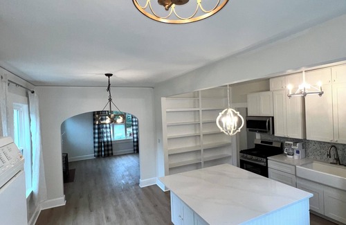 Old Town House | Walk to FSU NEW Renovated Downtown Stunner Min from FSU and Capital
