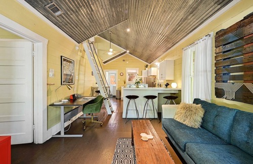 South River City House | Walk to it all! ~ Historic Bungalow with Fenced Yard ~ Fast Wifi