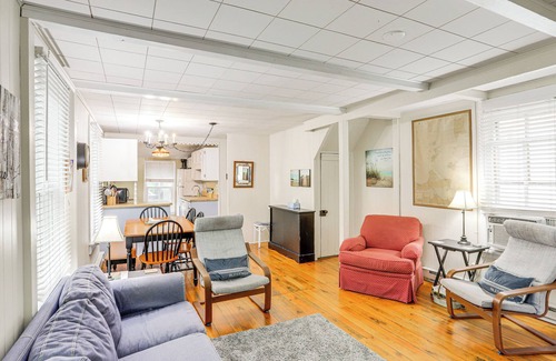 Lakeside Cottage | Walk to Lake: Historic Lakeside Marblehead Cottage