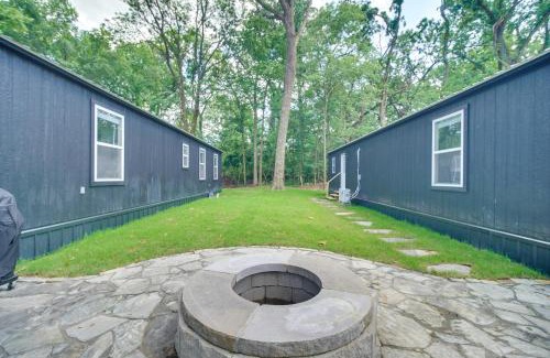 Grove House | Walk to Lake Cozy Grove Cabin with Fire Pit