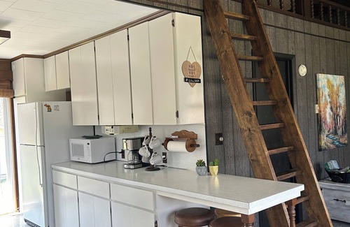 Port Hope Cabin | Walk to Lake Huron, short drive to Port Austin, Harbor Beach, and Caseville