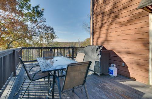 Lampe House | Walk to Lake Lampe Cabin with Fireplace and Deck!
