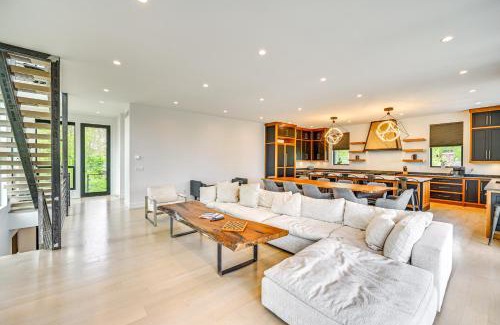 Benton Harbor House | Walk to Lake Michigan Luxe Home in Benton Harbor!