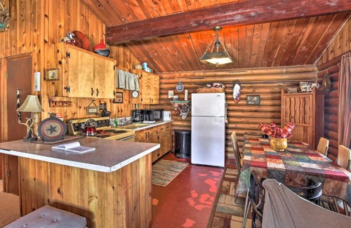 Lava Hot Springs House | Walk to Lava Hot Springs Pools from Cozy Cabin!