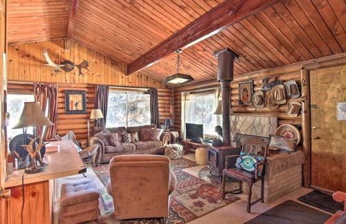 Lava Hot Springs House | Walk to Lava Hot Springs Pools from Cozy Cabin!