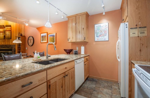 Mountain House Condo | Walk to Lift | Pool, Hot Tub & Biking