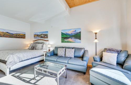 Mountain House Apartment | Walk to Lifts Studio with Hot Tub in Keystone!