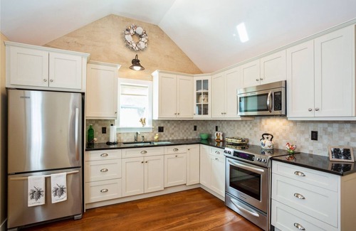 Mattituck Cottage | Walk to Love Lane! Immaculately renovated private cottage.