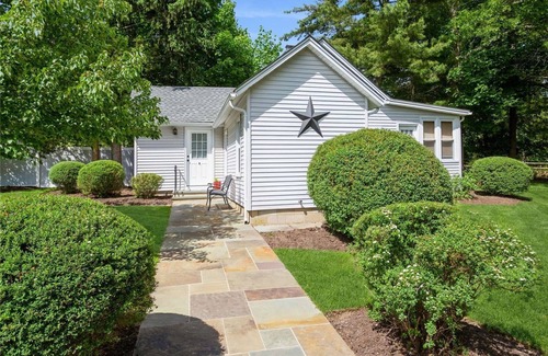 Mattituck Cottage | Walk to Love Lane! Immaculately renovated private cottage.