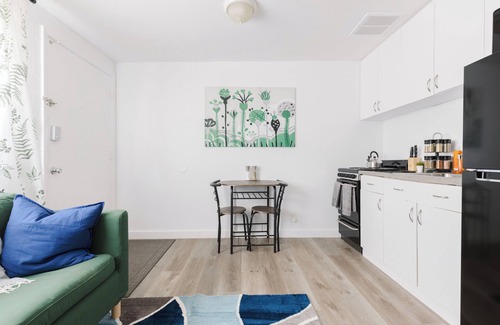 Riverside Apartment | Walk to Mill Avenue - Studio Apartment