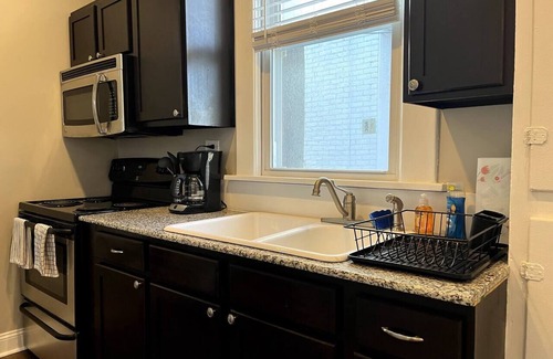 West Columbus House | Walk to Mount Carmel | Pet Friendly
