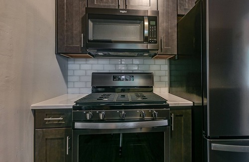 Northeast South Bend House | Walk to ND and Eddy Street, ProCleaned * Comfy * Updated