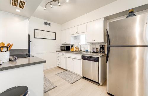 South Scottsdale Apartment | Walk to Old Town Chic Scottsdale Condo with Pool!