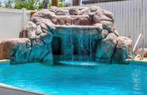 Western Villa House | Walk To Old Town, Free Heated Pool W Waterfall