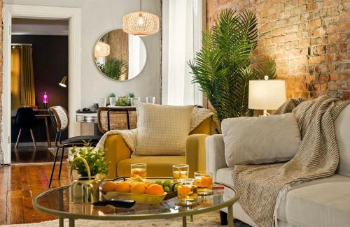 University District Apartment | Walk to OSU & Short North FREE PARKING Fire Pit
