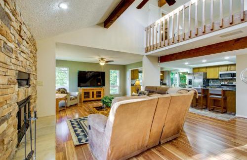 Flemington House | Walk to Pomme de Terre Lake Pet-Friendly Escape